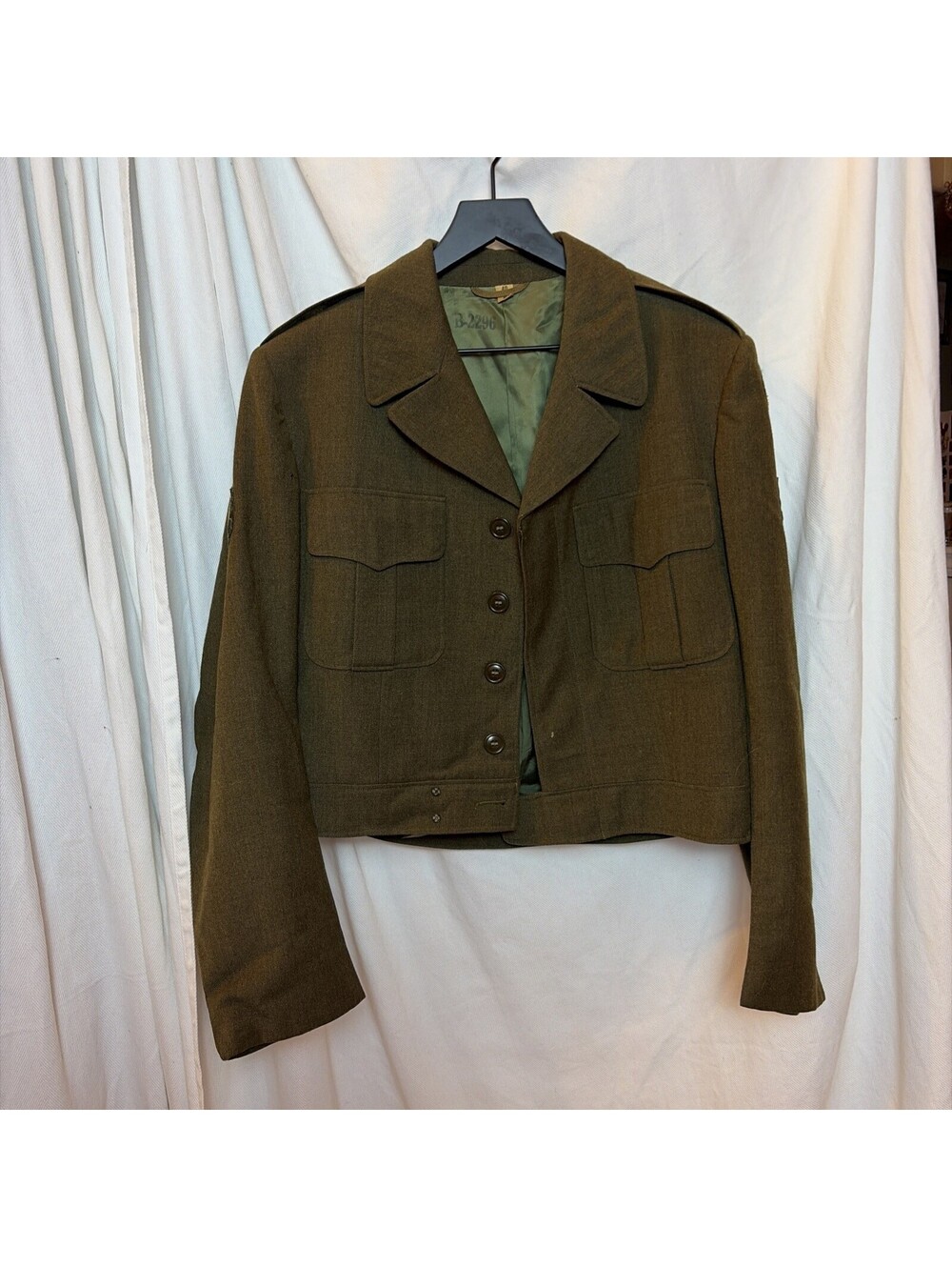 VTG 40s WWII Ike Green Wool Army Jacket Patches 40R